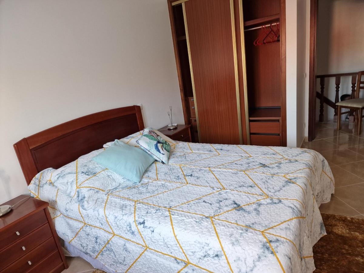 Chez Gilbert-Alojamento Local Alqueidao da Serra Ngoại thất bức ảnh